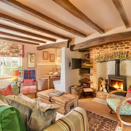 Pocket Luxury 18th Century Tiny In Picturesque Village With Pubs *