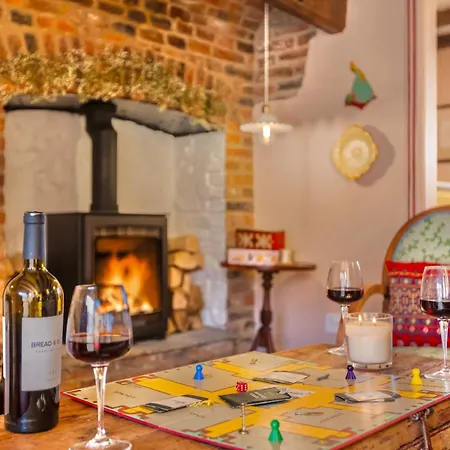 Pocket Luxury 18th Century Tiny In Picturesque Village With Pubs *